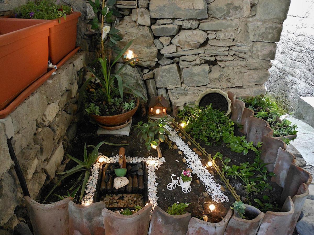 Il Nido Magico Incanto E Magia Nel Borgo Antico Calice al Cornoviglio Exterior foto