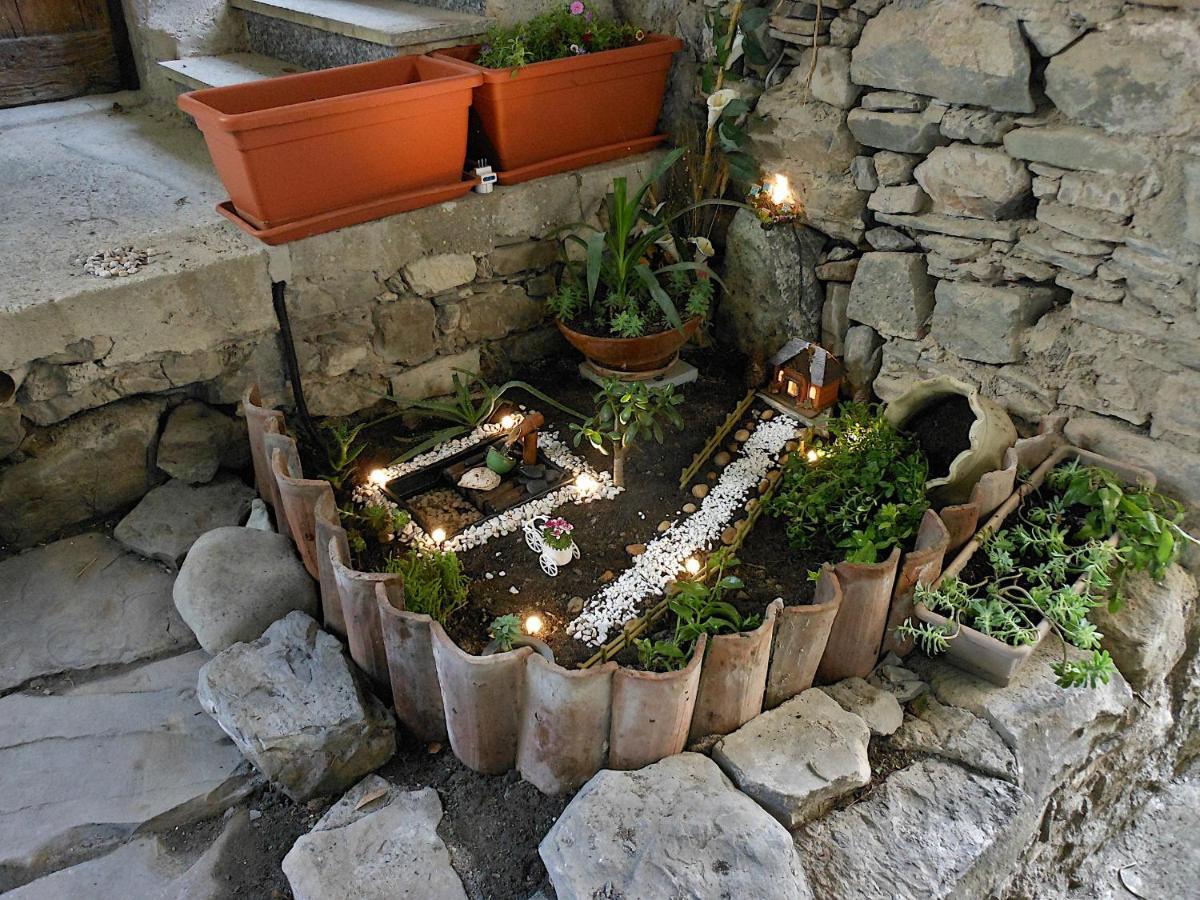 Il Nido Magico Incanto E Magia Nel Borgo Antico Calice al Cornoviglio Exterior foto